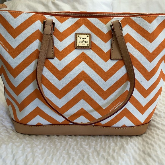 NWOT Dooney & Bourke Tote & Zip Pouch - Picture 3 of 8